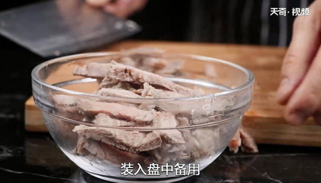 黄焖牛肉的做法家庭的做法 小(xiǎo)炒黄牛肉的做法